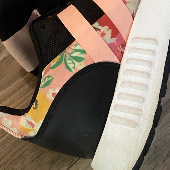 ADIDAS MULTIX | BLACK FLORAL PINK WOMENS SZ 7 - Picture 6 of 6